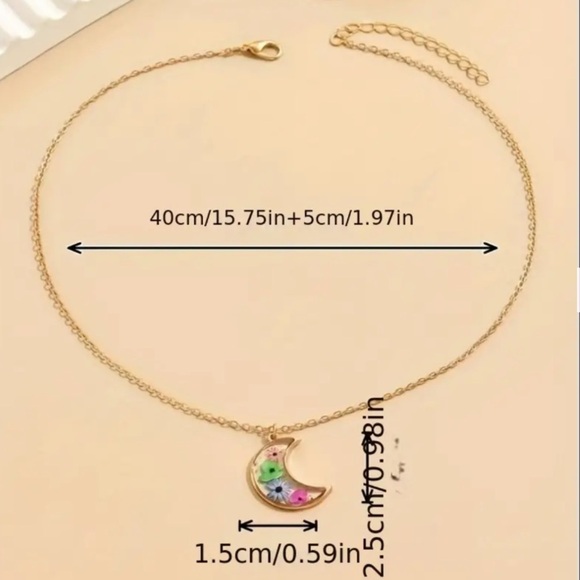 Moon Shaped Pressed Flower Necklace with Gift Box - Picture 2 of 10